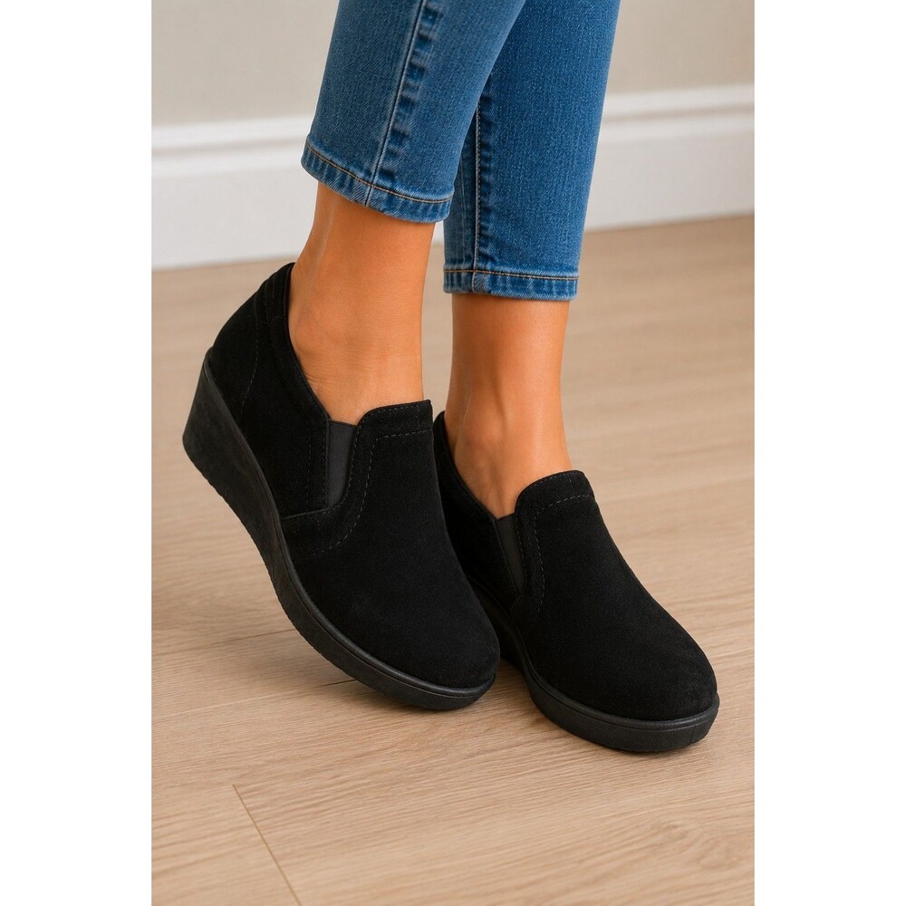 CL by Laundry Shoes Womens 8 Wide Black Wedge Suede Slip On Shoe